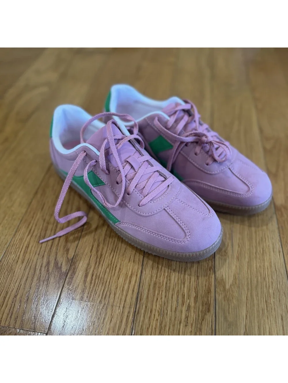 Size US 9 Women’s No Boundaries Women's Lace Up Sport Sneakers Pink Green